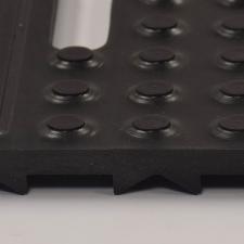 Niru Versa Runner Detail Niru Versa Runner Detail