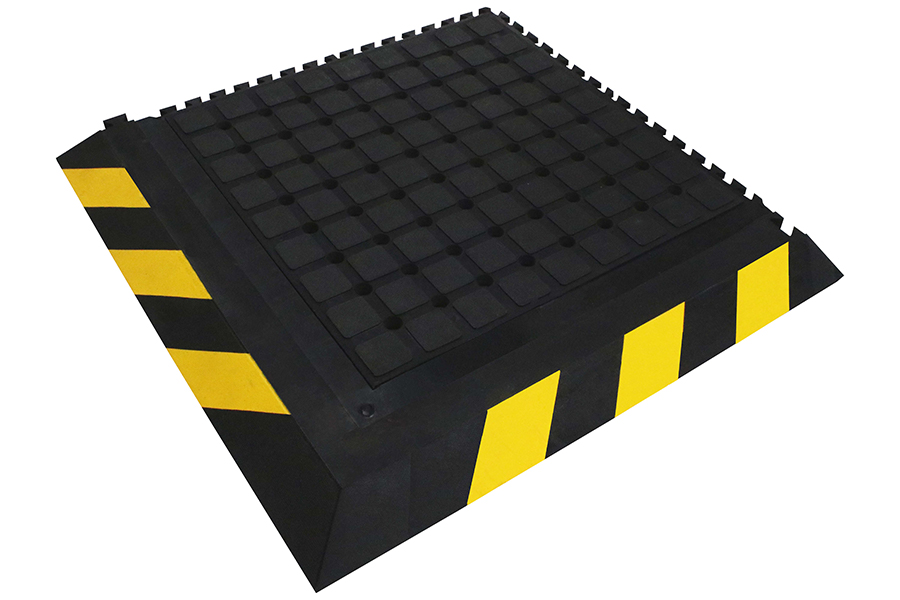 Modular Anti-Fatigue Mats with Yellow Safety Borders