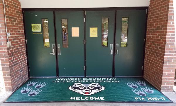 Vinyl Link Mat for Elementary School