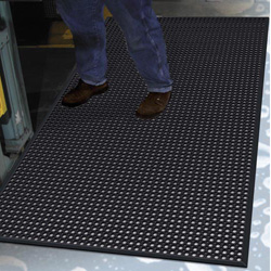 Industrial clearance rubber mats
